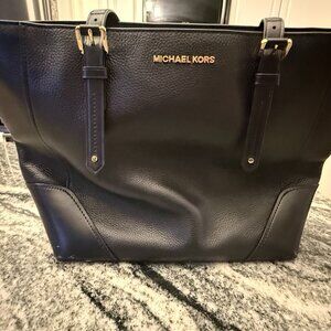 Michael Kors Aria Large Leather Tote Bag - Black with Gold Hardware